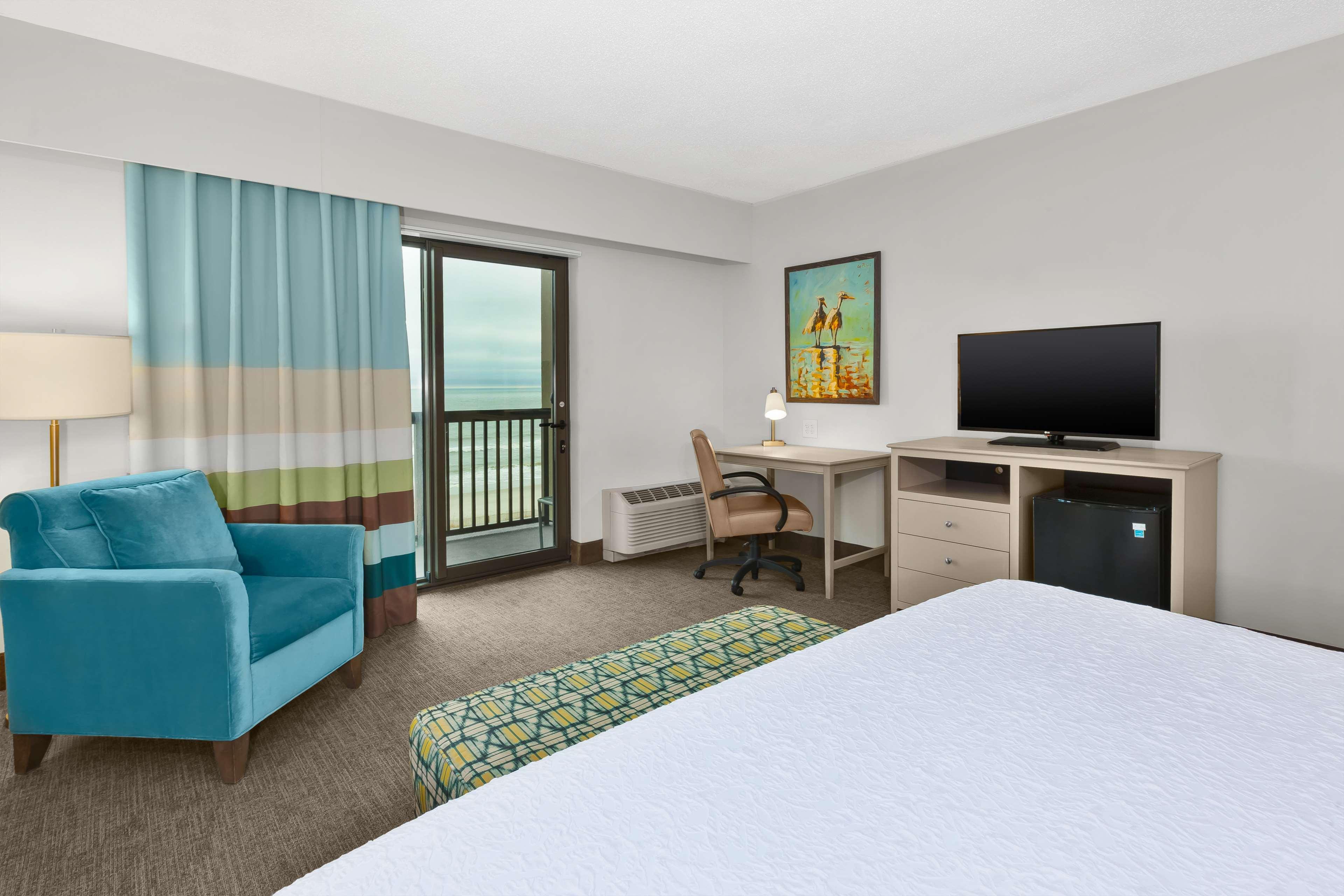 Hampton Inn & Suites By Hilton Carolina Beach Oceanfront Exterior photo