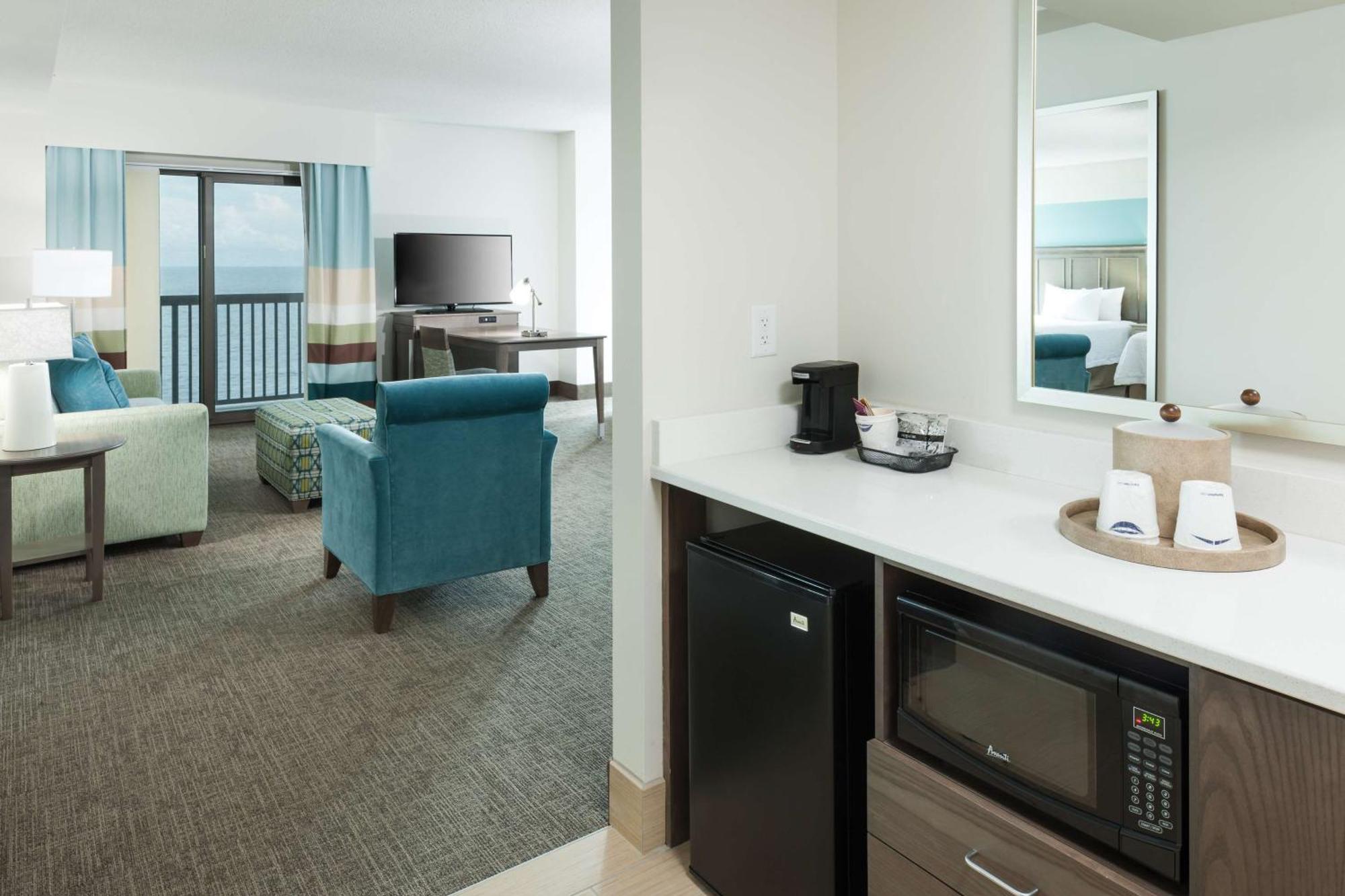 Hampton Inn & Suites By Hilton Carolina Beach Oceanfront Exterior photo