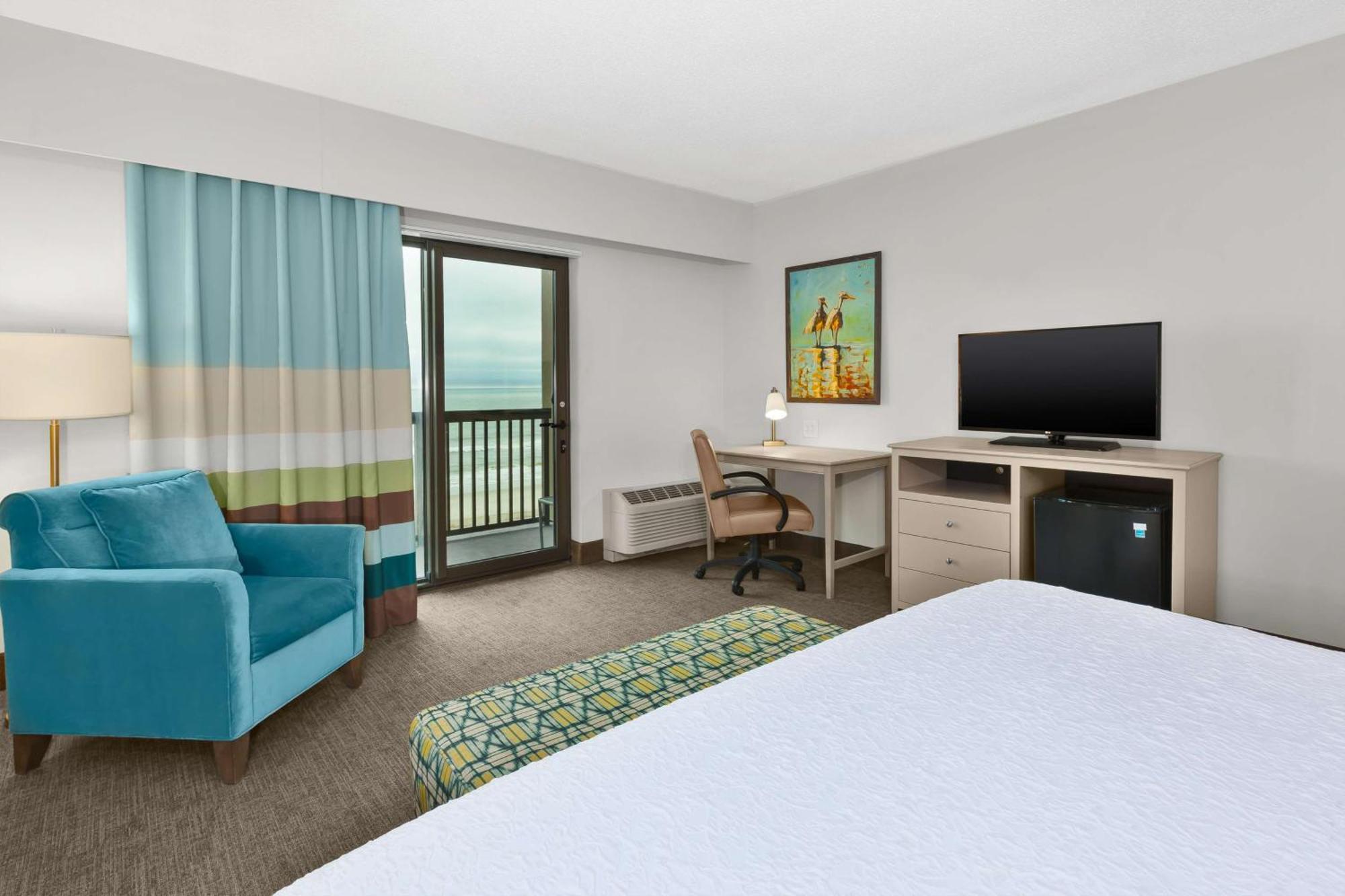 Hampton Inn & Suites By Hilton Carolina Beach Oceanfront Exterior photo